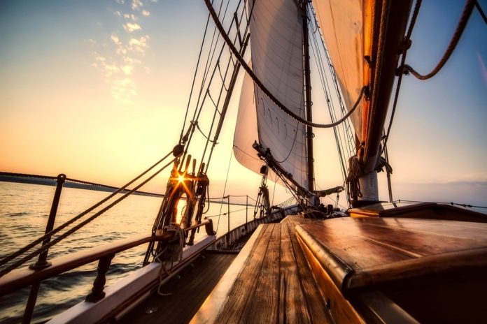 sailing-2542901_1280