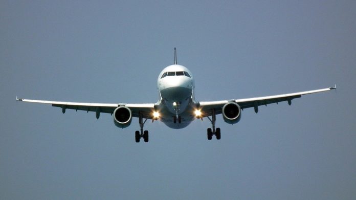 the-plane-1680980_1280 Flugzeug