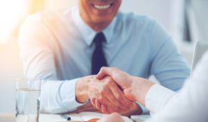 Mithilfe des Arbeitgebers ins Ausland